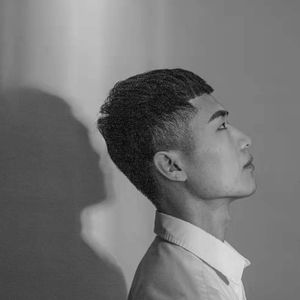 美女扒胸罩㊙️露出奶
